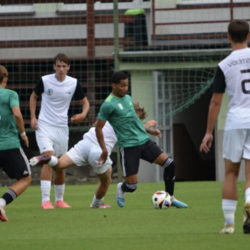 19. tým prohrává v tabulce, 17. tým vítězí s revizí